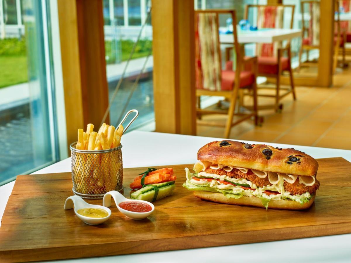 O By Tamara, Trivandrum Thiruvananthapuram Ngoại thất bức ảnh A chicken sub