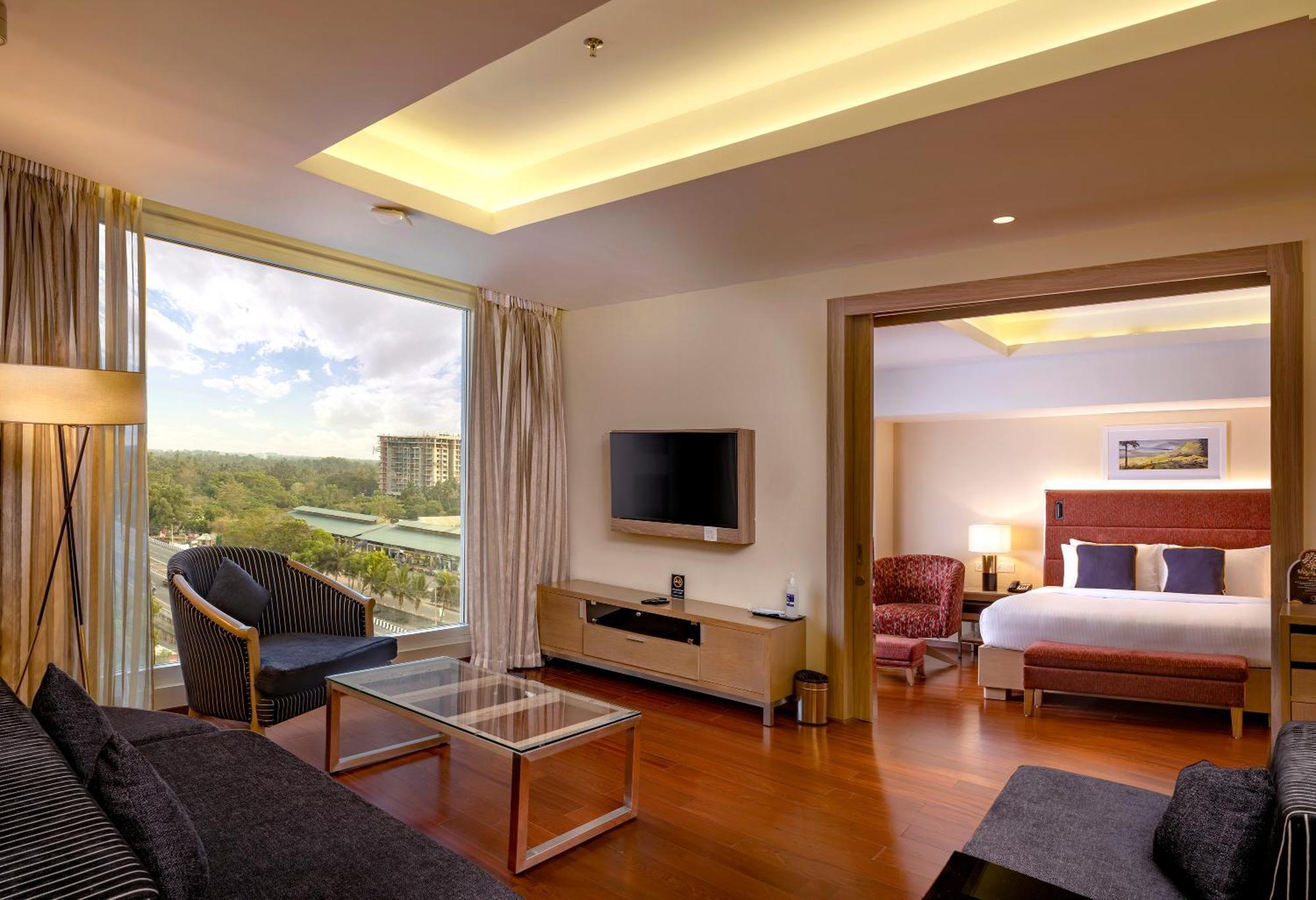 O By Tamara, Trivandrum Thiruvananthapuram Ngoại thất bức ảnh Suite at the hotel