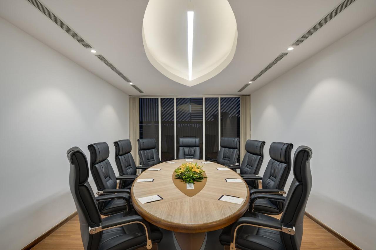 O By Tamara, Trivandrum Thiruvananthapuram Ngoại thất bức ảnh Boardroom at the headquarters of the National Stock Exchange of India